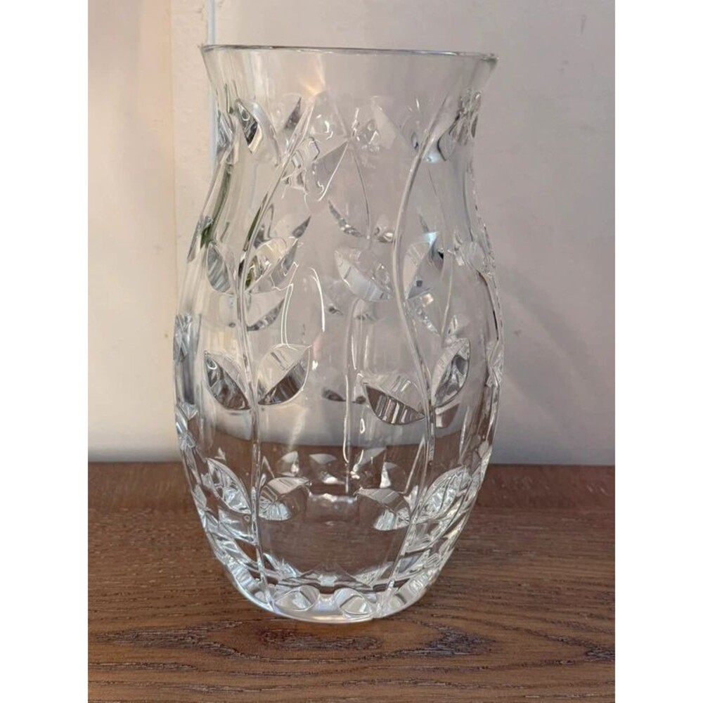 Tiffany & Co Crystal Vase Etched Leaf Vine Pattern Clear Glass 9 Inch Signed